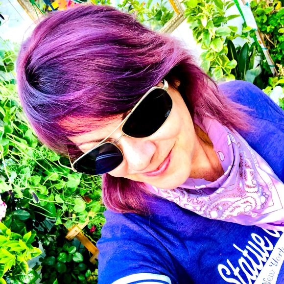 Meet your Posher, Susan - Picture 1 of 1